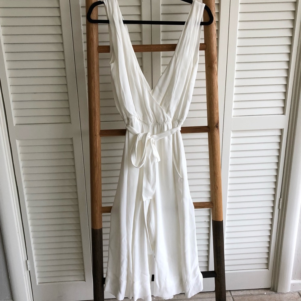White Babaton jumpsuit size XXS aritzia